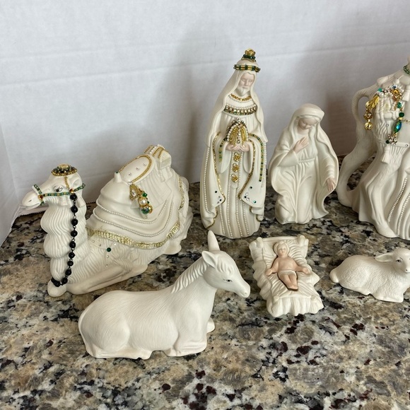 First Blessing Standing Camel Porcelain Nativity Christmas Figurines - Picture 2 of 16